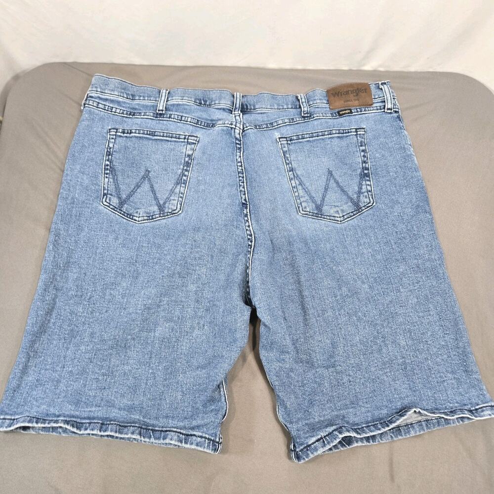 Wrangler Rugged Wear Relaxed Fit Denim Shorts Mens Size 40 Blue Stretch...